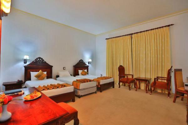 Centauria Hill Resort Ratnapura Exterior photo