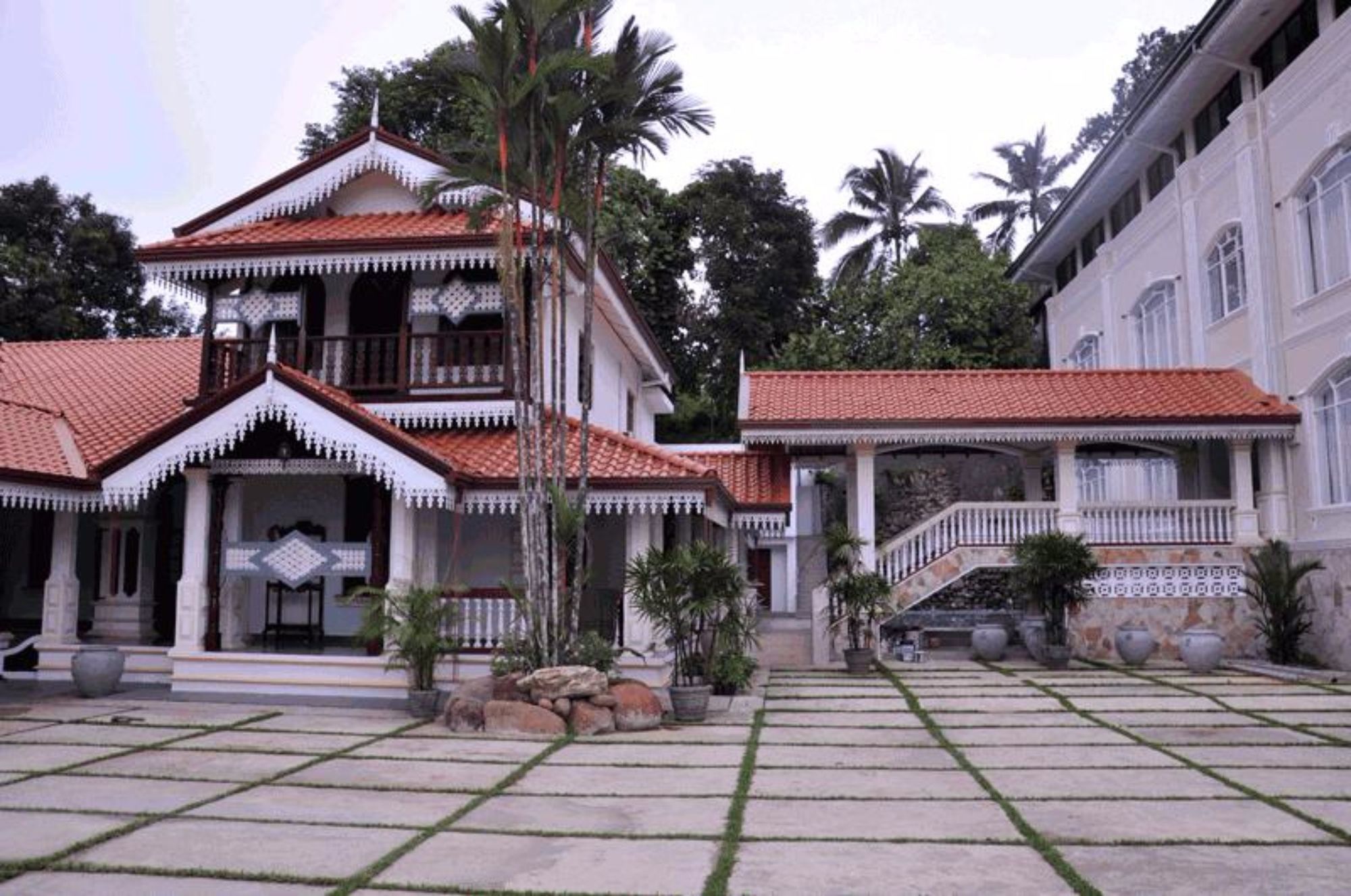 Centauria Hill Resort Ratnapura Exterior photo
